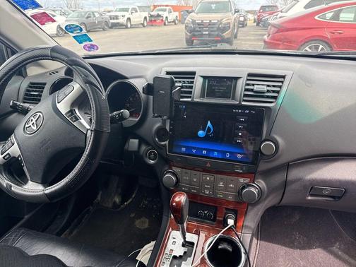 Magnetic Gray Metallic 2012 Toyota Highlander Limited