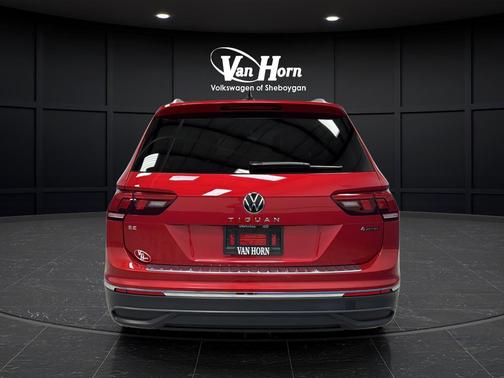 Kings Red Metallic 2024 Volkswagen Tiguan 2.0T SE 4MOTION