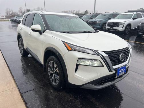 Pearl White Tricoat 2021 Nissan Rogue SV
