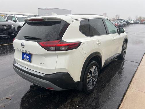 Pearl White Tricoat 2021 Nissan Rogue SV