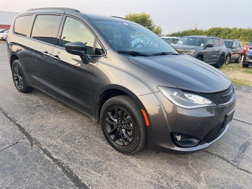 2020 Chrysler Pacifica L