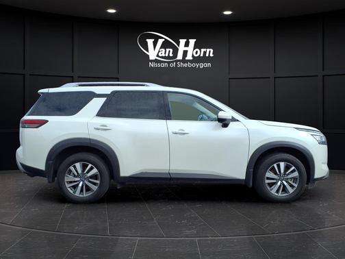 2024 Nissan Pathfinder SL 4WD