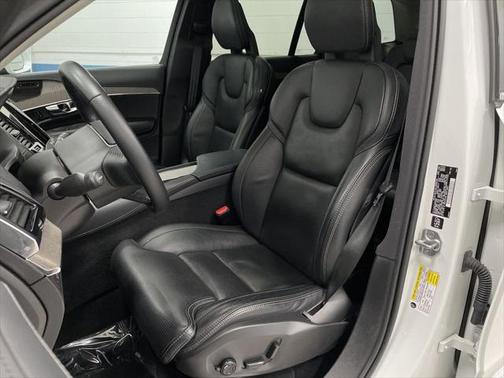 2021 Volvo XC90 Recharge Plug-In Hybrid T8 Inscription 7 Passenger