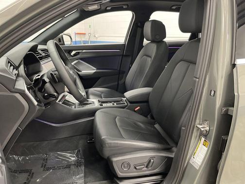 2024 Audi Q3 45 S line Premium Plus