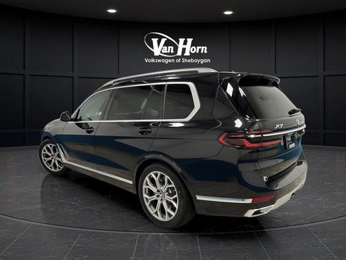 Black Sapphire Metallic 2023 BMW X7 xDrive40i