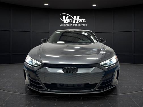 Daytona Gray Pearl Effect 2023 Audi RS e-tron GT quattro