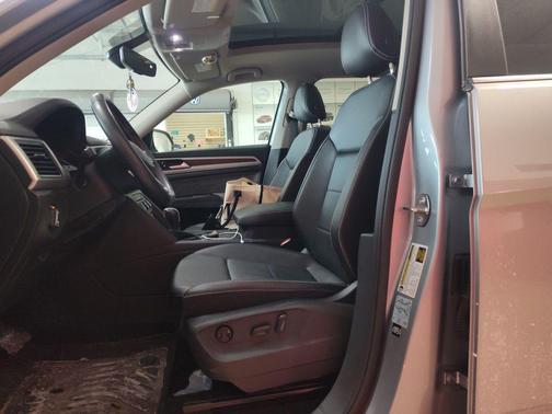 2021 Volkswagen Atlas 3.6L SE w/Technology