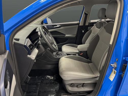 Cornflower Blue 2022 Volkswagen Taos 1.5T SE