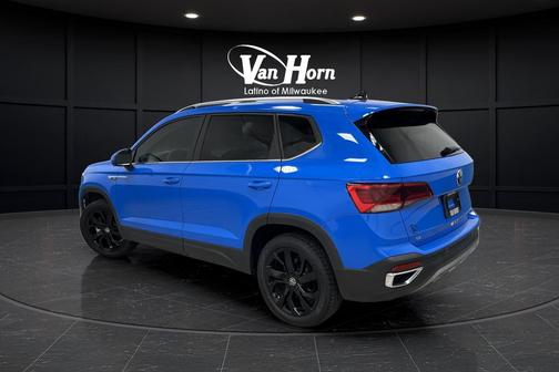Cornflower Blue 2022 Volkswagen Taos 1.5T SE