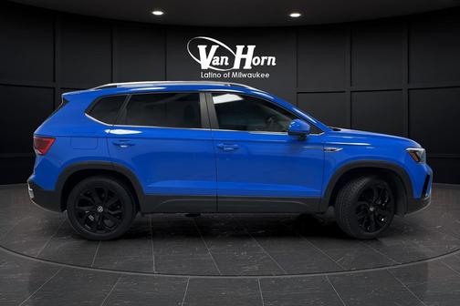 Cornflower Blue 2022 Volkswagen Taos 1.5T SE