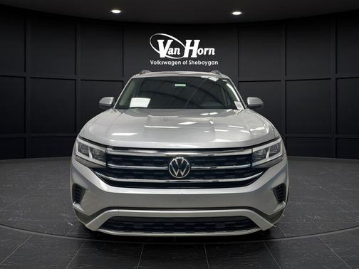 Silver Metallic 2022 Volkswagen Atlas 3.6L SE w/Technology