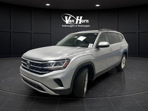 Silver Metallic 2022 Volkswagen Atlas 3.6L SE w/Technology
