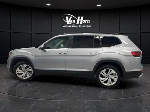 Silver Metallic 2022 Volkswagen Atlas 3.6L SE w/Technology