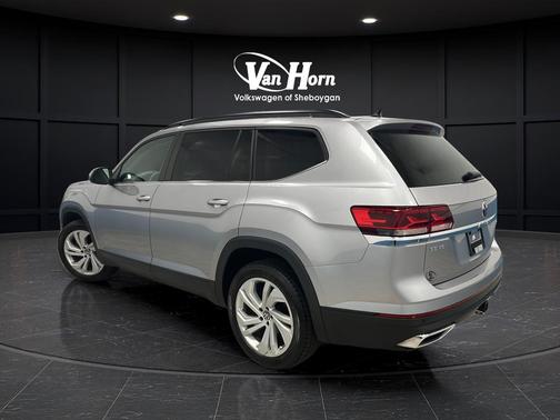 Silver Metallic 2022 Volkswagen Atlas 3.6L SE w/Technology
