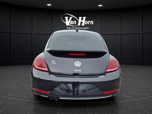 2018 Volkswagen Beetle 2.0T SE