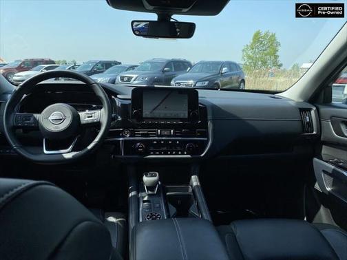 2023 Nissan Pathfinder SL 4WD