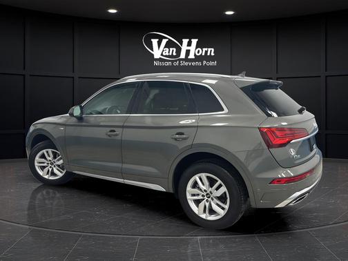 2024 Audi Q5 45 S line Premium