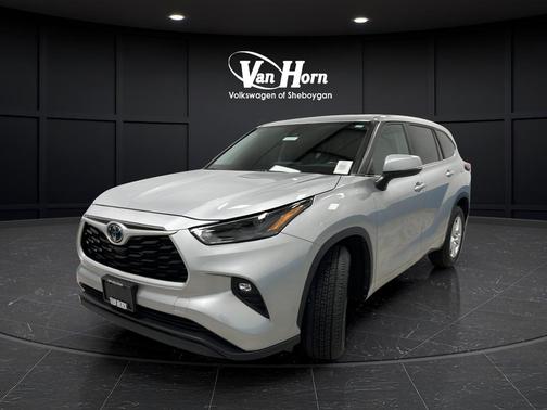 Celestial Silver Metallic 2023 Toyota Highlander LE