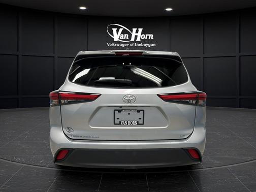 Celestial Silver Metallic 2023 Toyota Highlander LE