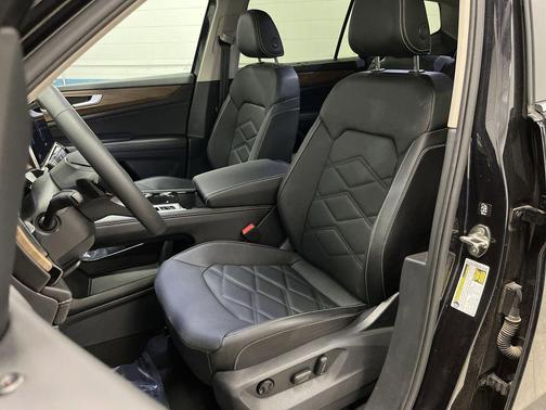 2025 Volkswagen Atlas 2.0T SE w/Technology 4MOTION