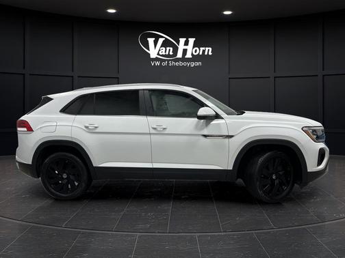 2025 Volkswagen Atlas Cross Sport 2.0T SE w/Technology 4MOTION