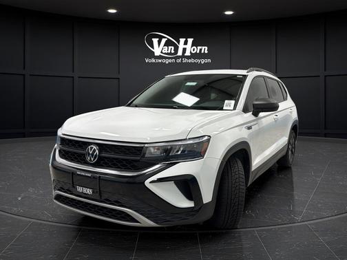 Pure White 2022 Volkswagen Taos 1.5T S