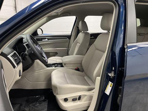 2023 Volkswagen Atlas 2.0T SE w/Technology 4MOTION