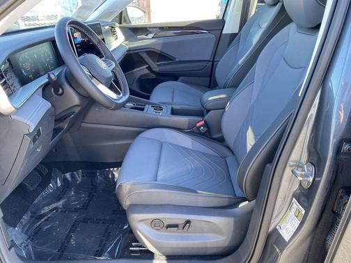 2025 Volkswagen Tiguan 2.0T SE 4MOTION
