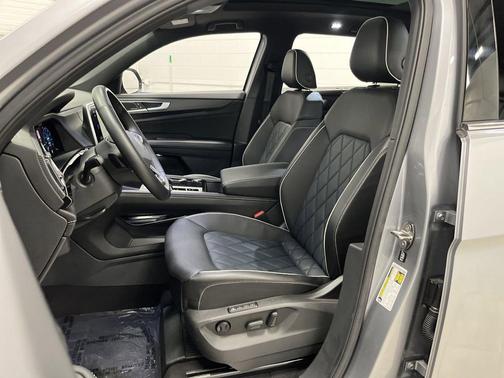 2024 Volkswagen Atlas Cross Sport 2.0T SEL Premium