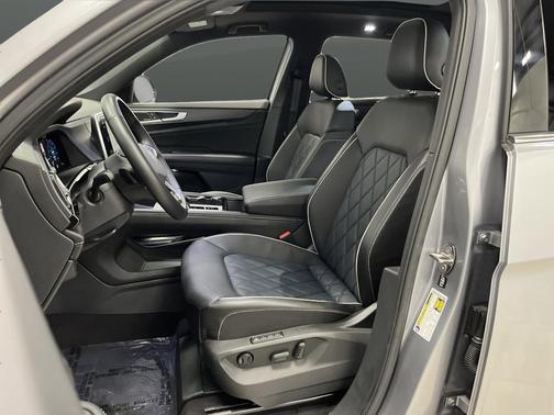 2024 Volkswagen Atlas Cross Sport 2.0T SEL Premium