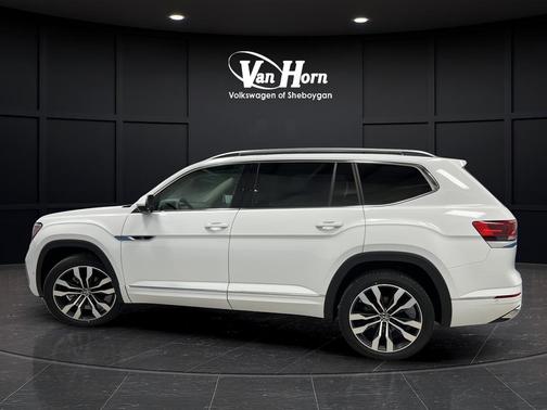 Pure White 2022 Volkswagen Atlas 3.6L SEL Premium