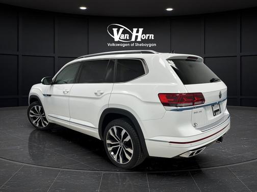 Pure White 2022 Volkswagen Atlas 3.6L SEL Premium
