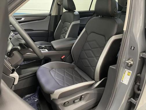 2024 Volkswagen Atlas 2.0T SE w/Technology 4MOTION