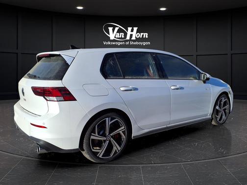 Opal White Pearl 2026 Volkswagen Golf GTI 2.0T SE DSG