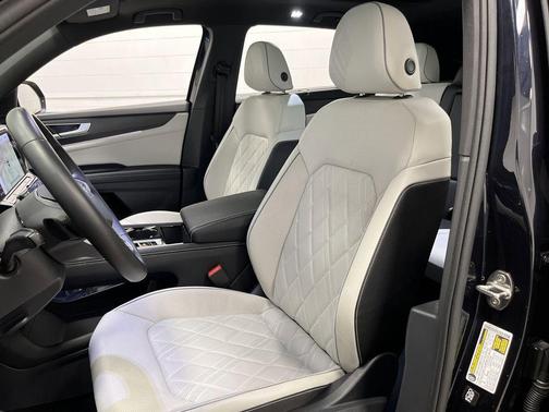 2025 Volkswagen Atlas Cross Sport 2.0T SEL Premium