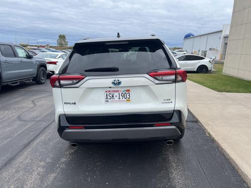 2021 Toyota RAV4 Hybrid SE