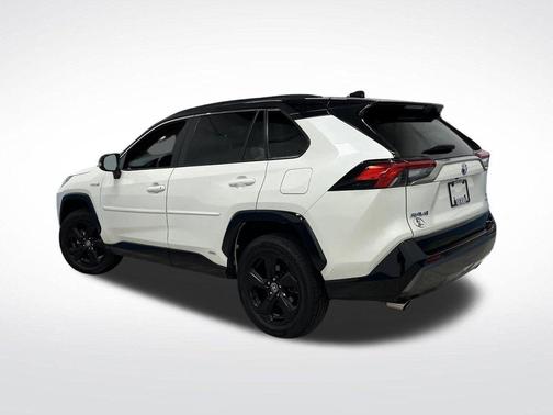 2021 Toyota RAV4 Hybrid SE