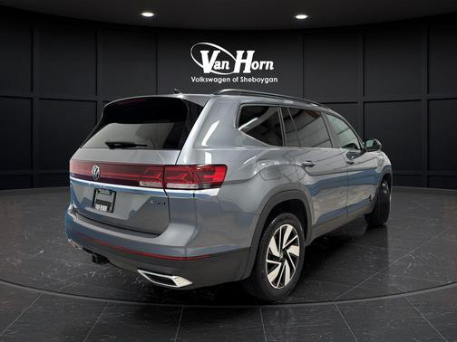 2025 Volkswagen Atlas 2.0T SE w/Technology 4MOTION