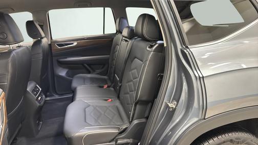 2025 Volkswagen Atlas 2.0T SE w/Technology 4MOTION
