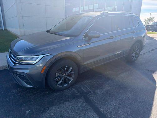 Platinum Gray Metallic 2023 Volkswagen Tiguan 2.0T SE 4MOTION