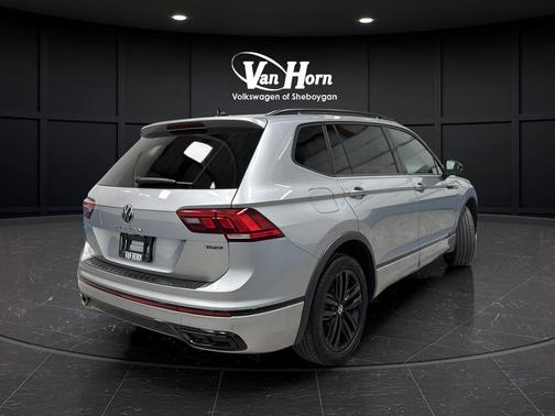 2022 Volkswagen Tiguan 2.0T SE R-Line Black 4MOTION