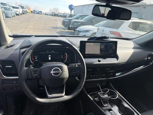 2025 Nissan Rogue SL