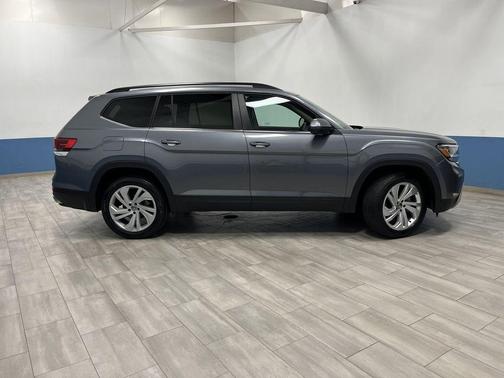 2023 Volkswagen Atlas 2.0T SE w/Technology 4MOTION