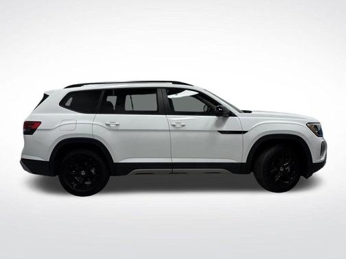 2024 Volkswagen Atlas 2.0T SE w/Technology 4MOTION