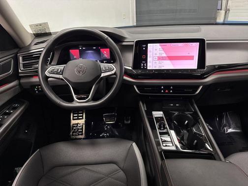 2024 Volkswagen Atlas 2.0T SE w/Technology 4MOTION