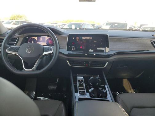 2024 Volkswagen Atlas 2.0T SEL