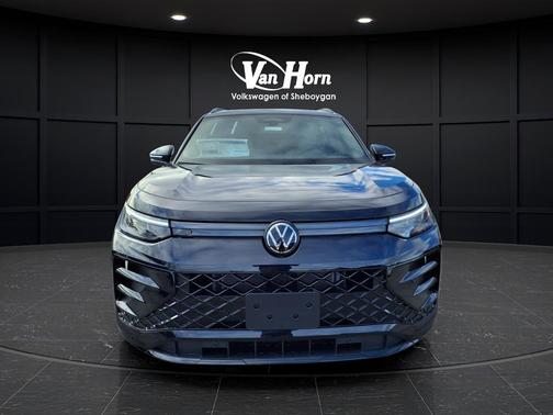 deep black pearl 2026 Volkswagen Tiguan 2.0T SE R-Line Black 4MOTION