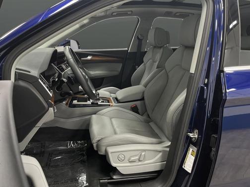 2022 Audi Q5 45 S line Premium Plus