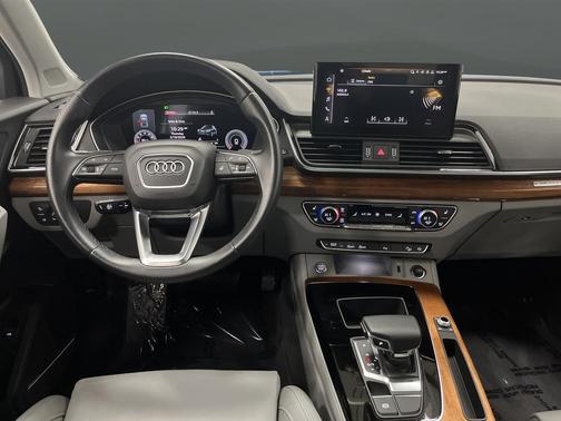 2022 Audi Q5 45 S line Premium Plus