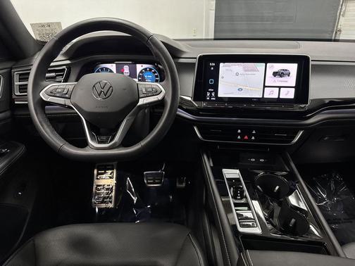 2024 Volkswagen Atlas Cross Sport 2.0T SEL